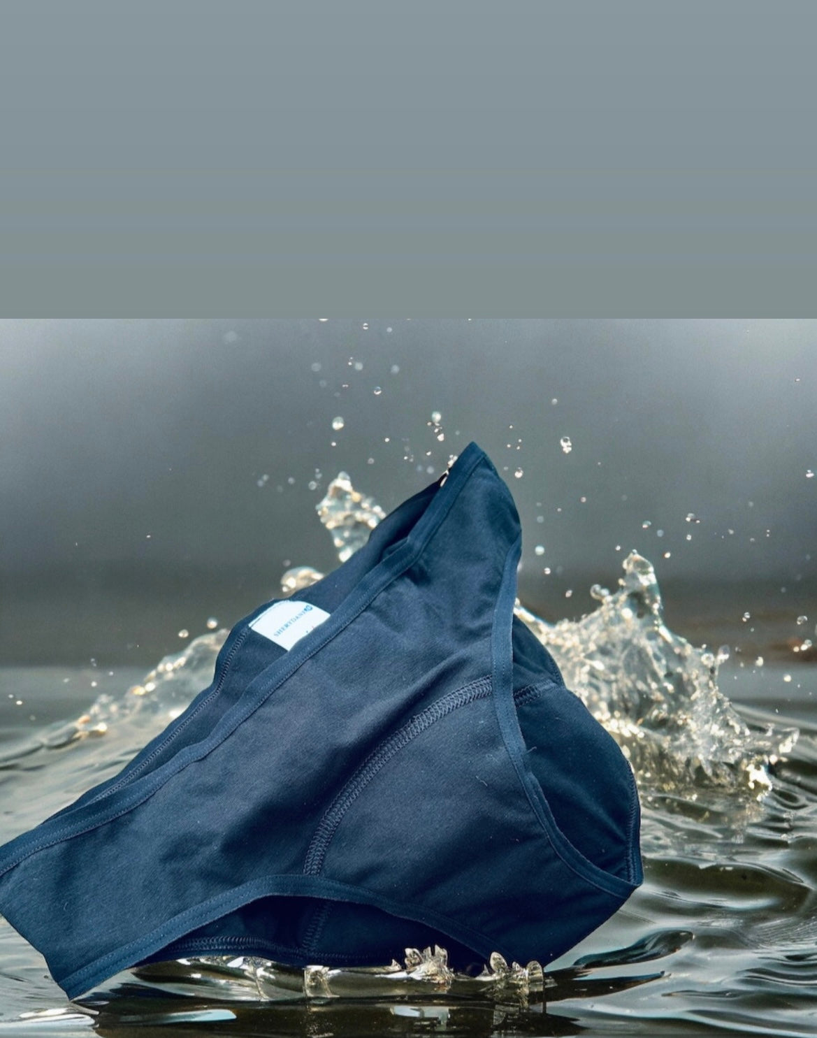 Emma Menstruationshöschen – Die erste Periode eines Teenagers